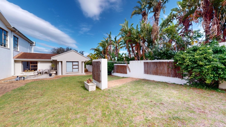 6 Bedroom Property for Sale in Walmer Heights Eastern Cape